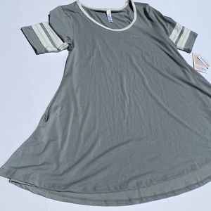 LulaRoe NWT Perfect Tee with Athletic Stripes XS